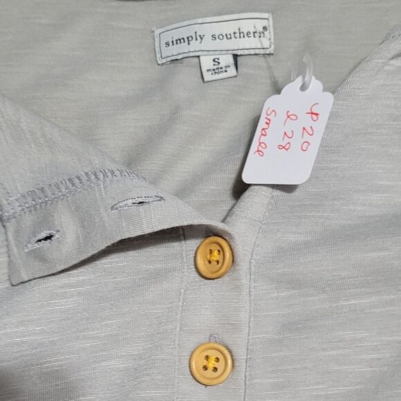 Simply southern size small gray long sleeve Henley - Picture 5 of 8